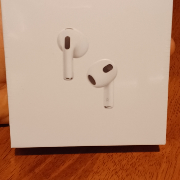 Apple airpods 3rd generation. Sealed brand new - Picture 4 of 5